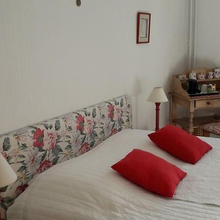 Chambre D'Hotes Marchand Angers Buitenkant foto